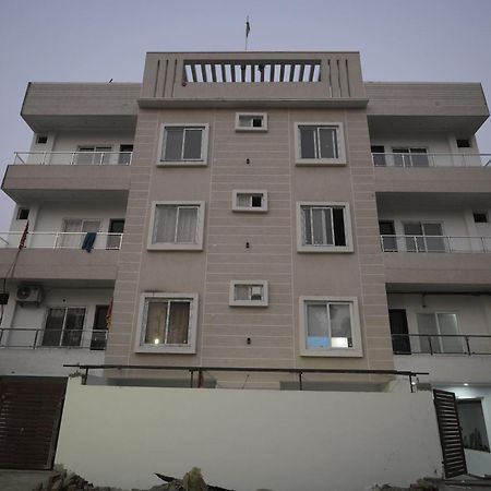 Allāhābād Junction Lalit Villa Luxury Apartments מראה חיצוני תמונה