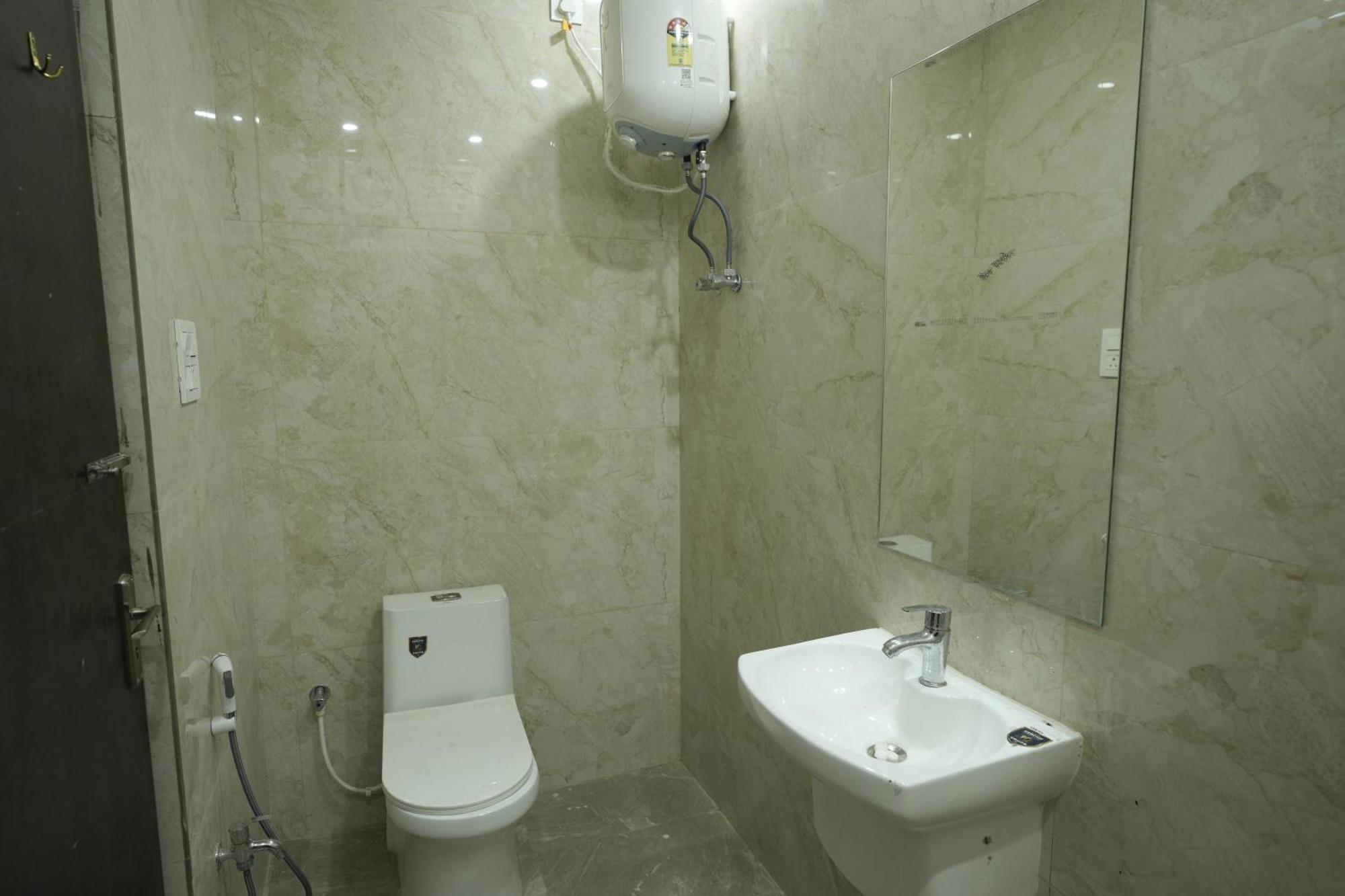 Allāhābād Junction Lalit Villa Luxury Apartments מראה חיצוני תמונה